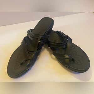 B.o.C womens black sandals sz 9